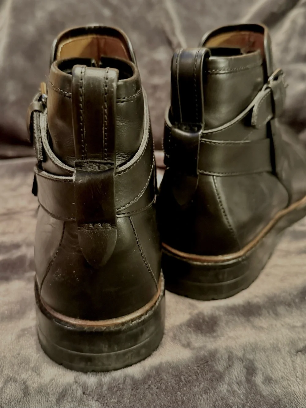Coach polished black
